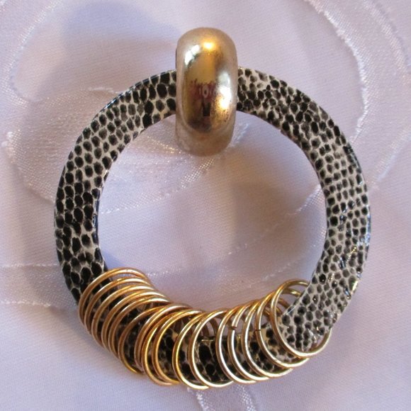 GANTOS VINTAGE ANIMAL PRINT EMBELLISHED EARRINGS - NWT - Picture 2 of 7